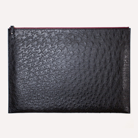 Pélican L, black ostrich, burgundy zipper