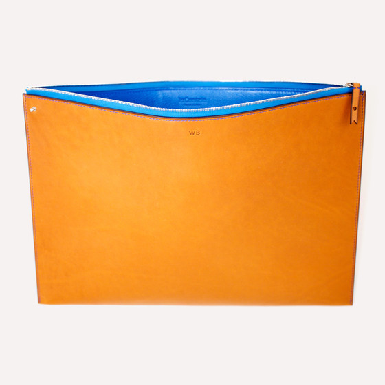 Pélican L, natural barenia calfskin, blue zipper