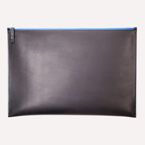 Pélican L, black barenia calfskin, blue zipper