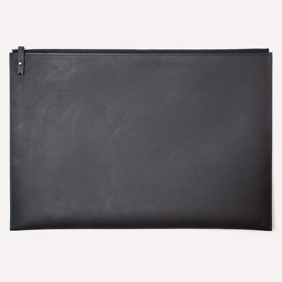 Pélican L, black barenia calfskin, black zipper
