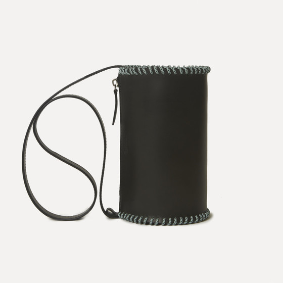 Roule in black calfskin, blue&black laced rope